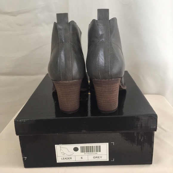 NIB Mata Booties - Picture 2 of 3